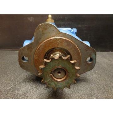 Vickers Hydraulic Pump PVB10 RSY 31 CM 11 _ PVB10RSY31CM11