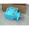 TOKIMEC VICKERS  HYDRAULIC MOTOR CR-06-2S3-DU-JA BLUE Origin #1 small image