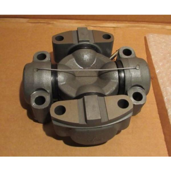 Genuine Komatsu Spider U-Joint 17A-20-11211 #3 image