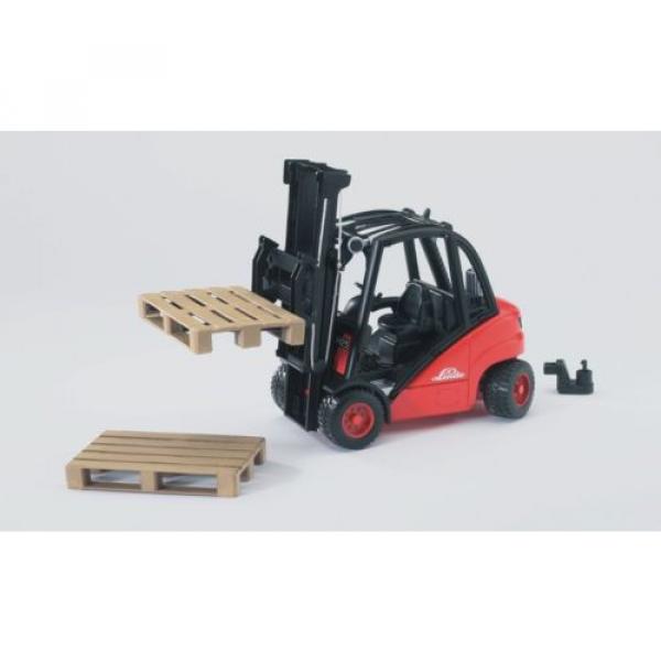 Bruder 02511 Linde fork lift H30D with pallets Scale 1:16 German Tough Realistic #4 image