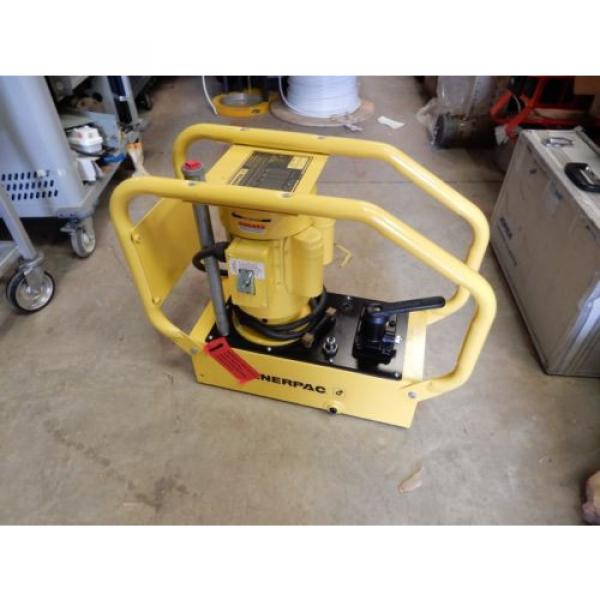 ENERPAC WE SERIES HYDRAULIC PUMP WEx4 5000PSI SINGLE ACTING MANUAL 3/2 VALVE NEW #1 image