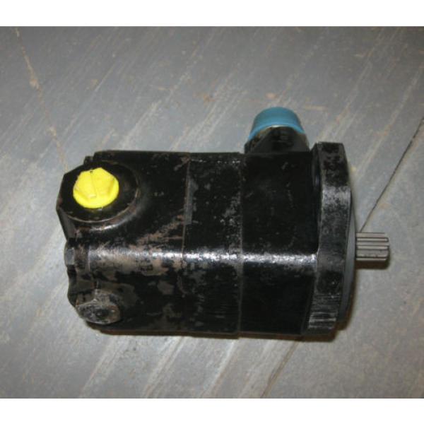 Vickers V10 Series Hydraulic Vane Pump  V10F-1S7T-11B70   ( 5/8 Shaft 9 Tooth ) #6 image