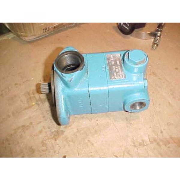 Origin Vickers Eaton Hydraulic Power Steering Vane Pump  V10NF-1S7T-38B-4J20R #6 image