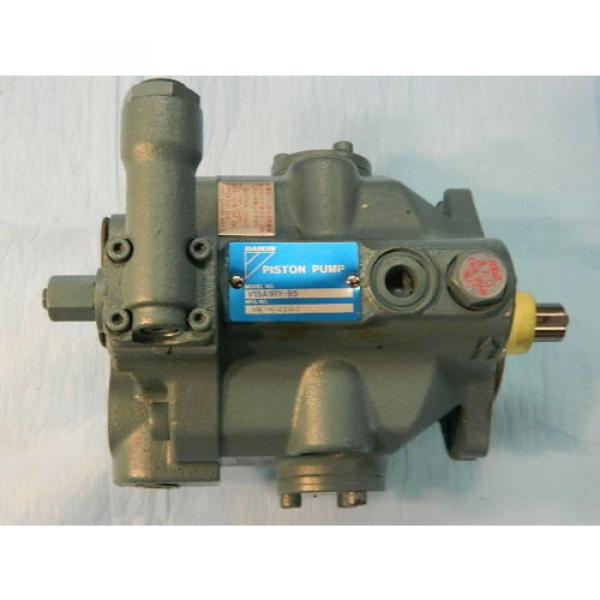 Origin DAIKIN V-SERIES HYDRAULIC PISTON PUMP V15A1RY-95 NIB #1 image