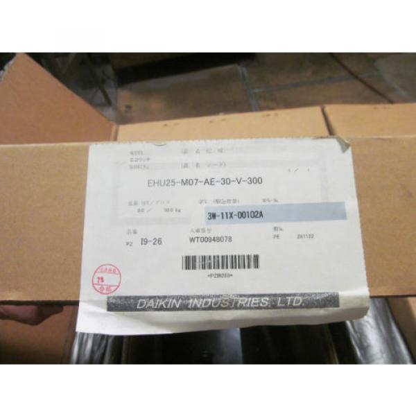 origin Daikin Hydraulic Motor EHU25-M07-AE-30-V-300 Free Shipping #4 image