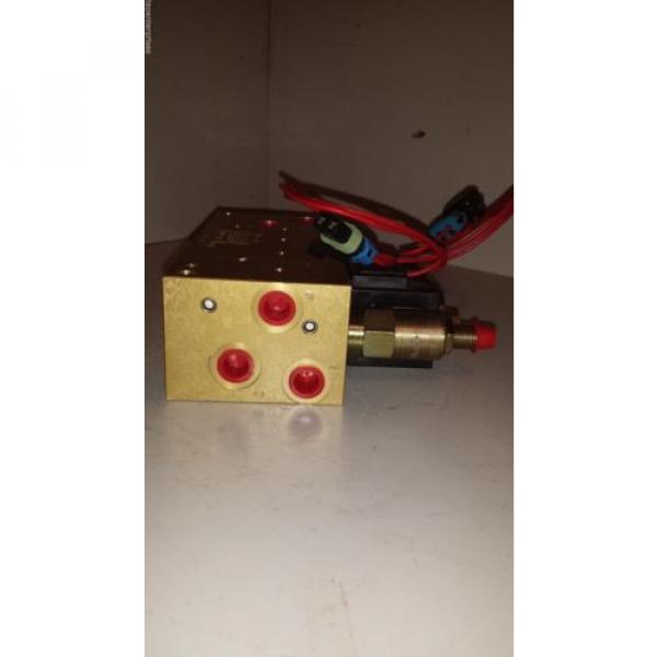 Vickers Hydraulic Manifold Valve, MCD-6038 #3 image