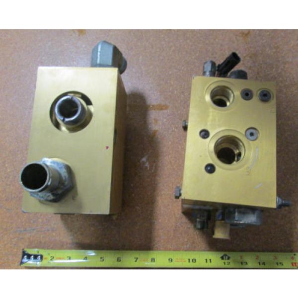 Lot of 2  EATON VICKERS HYDRAULIC MANIFOLD ASSY # MCD-7186 amp; MCD-7942 #6 image