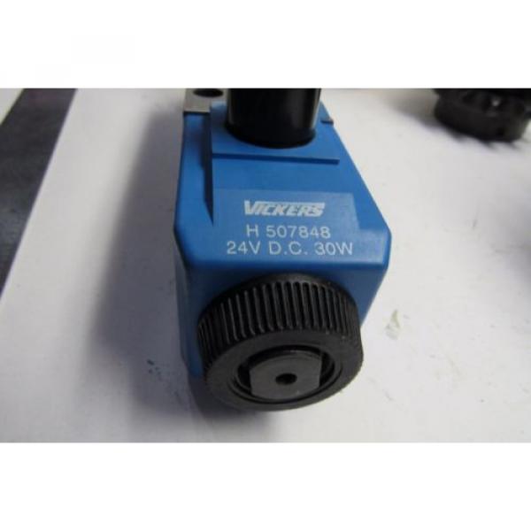 Vickers DG4V-3S-2N-M-U-H5-60 Solenoid Valve 24 VDC #4 image