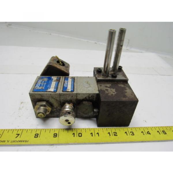 Vickers FNM 3AK-30-JA DG4M4-32A-20-JA Mini Directional Valve Flui-Trol 100V Coil #1 image