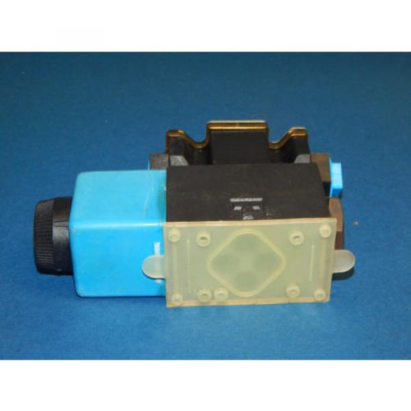 Vickers DG4V-3S-OBL-M-FW-B5-60 Hydraulic Directional Valve 51/2#034;Inch NPT #9 image