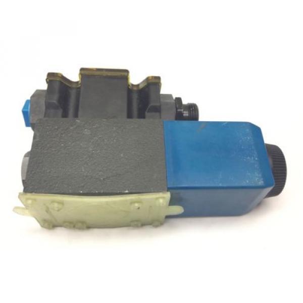 VICKERS DG4V-3S-2A-M-FPA5WL-H5-60 REVERSIBLE DIRECTIONAL CONTROL VALVE 24VDC Origin #2 image