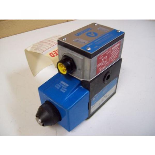 VICKERS PA5DG4S4LW-012A-B-60 120V PILOT 2 STAGE DIRECTIONAL VALVE - FREE SHIP #1 image