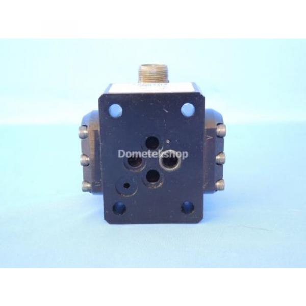 Vickers SM4-201557-80/40-10 Servo Valve #4 image