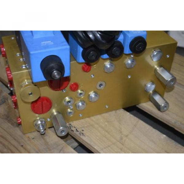 Caterpillar DEUCE DV100 Hydraulic GP-TILT Control Part 1244624 Eaton Vickers 24V #3 image