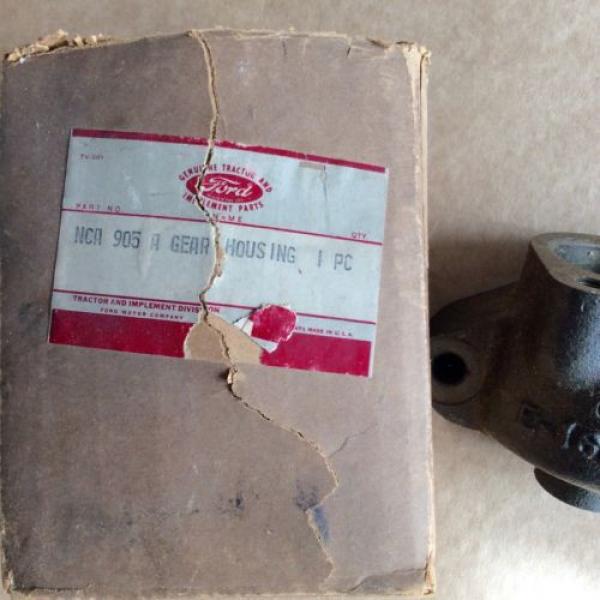 NOS Ford Tractor HYDRAULIC PUMP GEAR HOUSING Vickers Vane  NCA905A #3 image