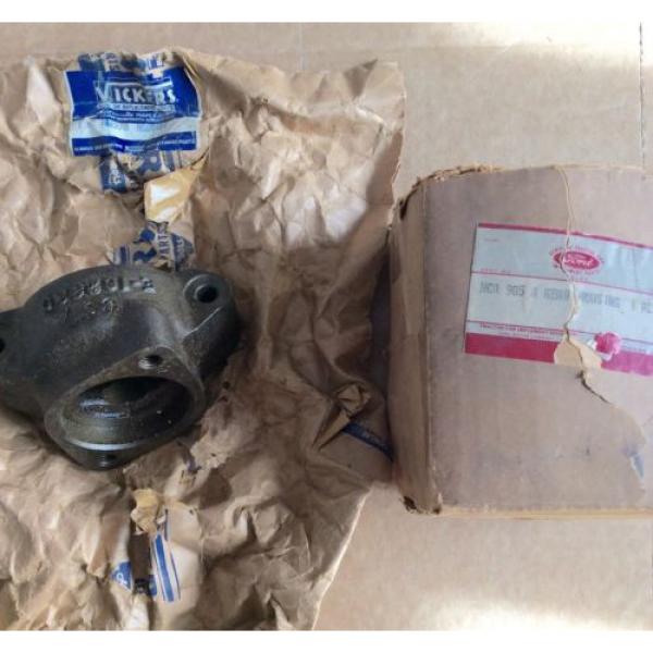 NOS Ford Tractor HYDRAULIC PUMP GEAR HOUSING Vickers Vane  NCA905A #4 image