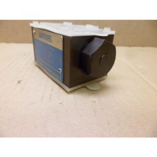 VICKERS DGMPC-3-BAK-41 PILOT OPERATED CHECK VALVE MODULE HYDRAULIC  NOS #3 image