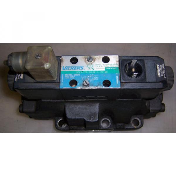 Vickers Solenoid Directional Control Hydraulic Valve DG5S-8-2N-T-M-U-H5-30 #1 image