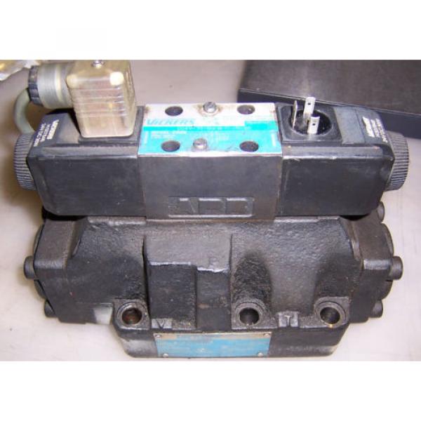 Vickers Solenoid Directional Control Hydraulic Valve DG5S-8-2N-T-M-U-H5-30 #2 image