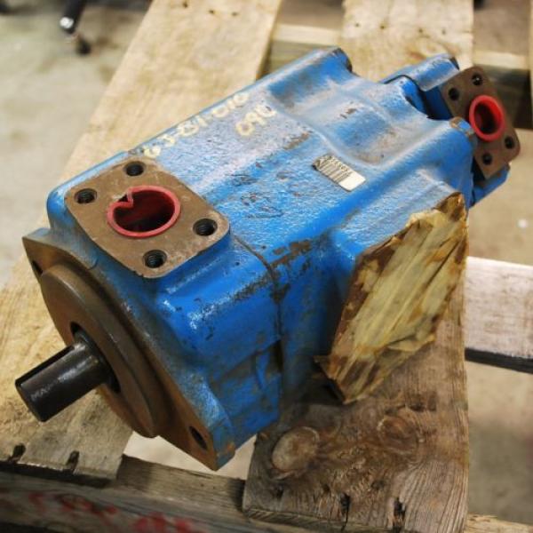Vickers 4525V60A14-1DC22R Hydraulic Pump  #2137440-WL/96/0 - USED #3 image