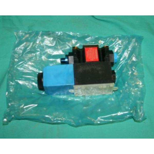 Vickers DG4V-3S-OA-M-FPM4WL-H5-60-EN654 0A Hydraulic Solenoid Valve Origin #2 image