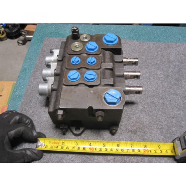 Origin CLARK 3 SPOOL CONTROL VALVE # 2812862 VICKERS 02-330183 #2 image