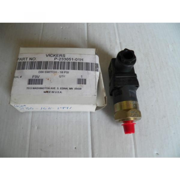 Origin VICKERS CONTROL VALVE P-233051-01 P23305101 P-233051-01H P23305101H 18 PSI #1 image