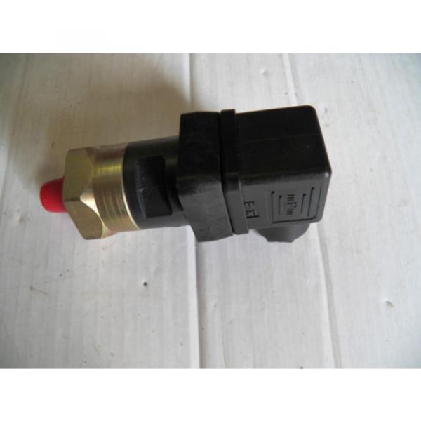 Origin VICKERS CONTROL VALVE P-233051-01 P23305101 P-233051-01H P23305101H 18 PSI #7 image