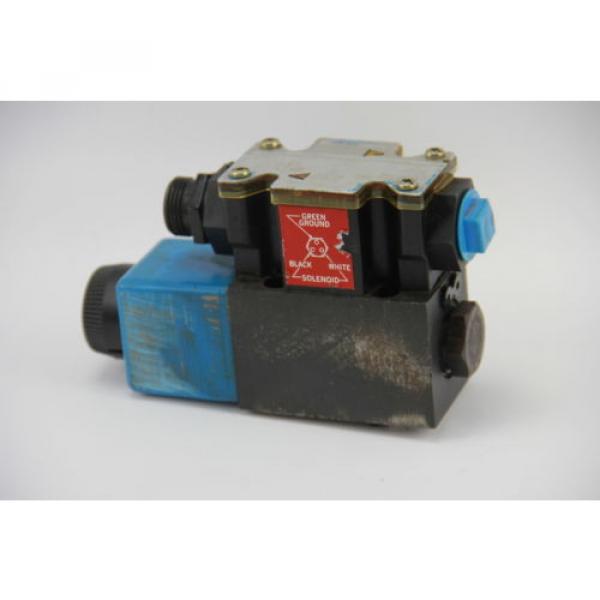 Vickers DG4V-3S-2A-M-FPA3WL-B5-60 Solenoid Directional Valve 100Bar 1/2#034; NPT #6 image