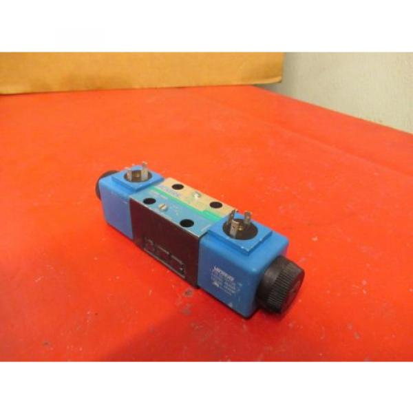 VICKERS SOLENOID VALVE DG4V-3S-2N-M-U-B5-60 DG4V3S2NMUB560 100BAR 1450PSI USED #3 image