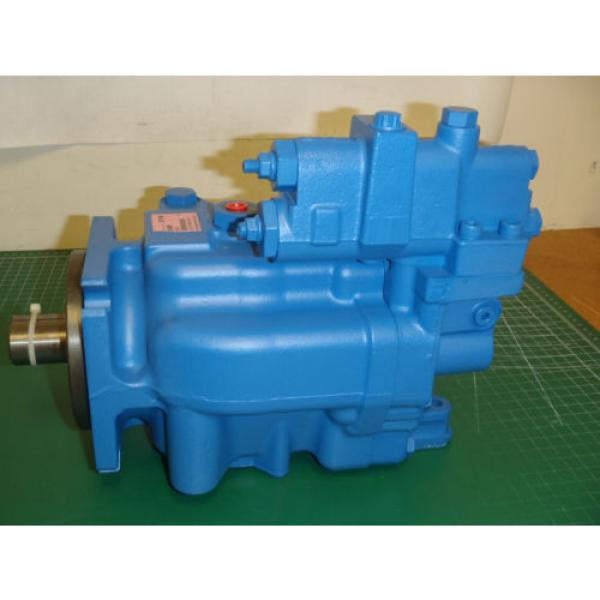 VICKERS/EATON Piston Pump, 692925   98B #3 image