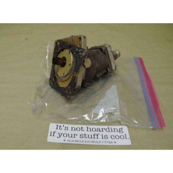 Douglas DC-3 Vickers Hydraulic Pump PF17L-3911-30ZE #1 image