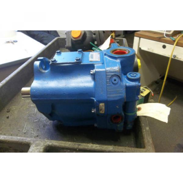 Vickers PVQ40-B2R-SS2F-20-C21 HYDRAULIC PUMP REBUILT #1 image