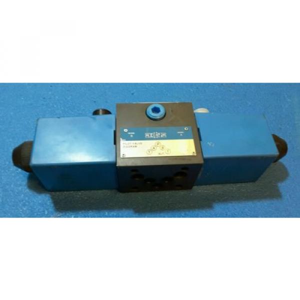 VICKERS 02-119461 PILOT DG4S4-016C-U-H-60 HYDRAULIC SOLENOID VALVE #2 image