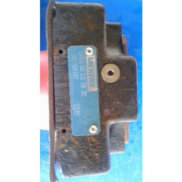 Vickers #CVCS32D1S210 / E08S Valve USED #3 image