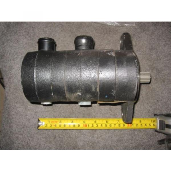 NEW JOHN DEERE HYDRAULIC PUMP AT408201 TUROLLAOCG AT408201/QAT4 #2 image