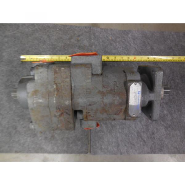 NEW JOHN DEERE HYDRAULIC PUMP AT156796 PARKER 323-9120-151 #1 image