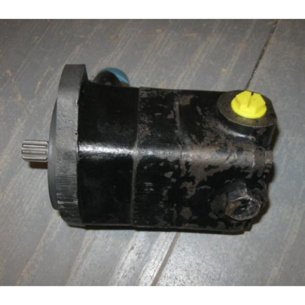 Vickers V10 Series Hydraulic Vane Pump  V10F-1S7T-11B70   ( 5/8 Shaft 9 Tooth ) #5 image