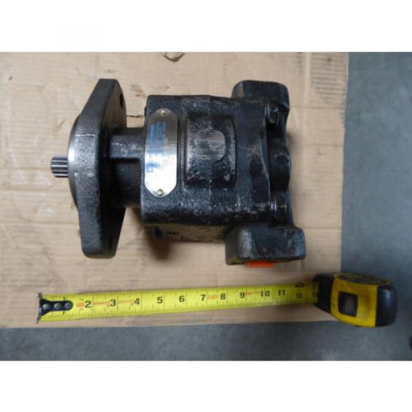 NEW PARKER COMMERCIAL HYDRAULIC PUMP # 324-9110-248 #1 image