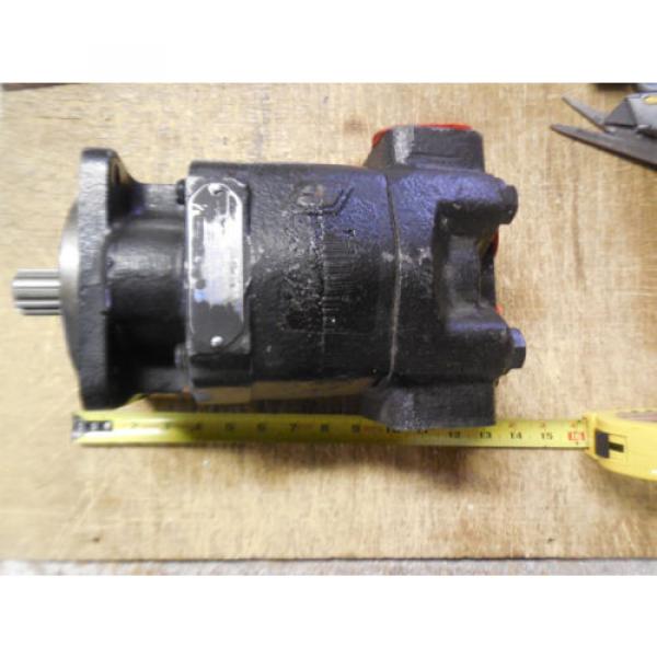 NEW PARKER COMMERCIAL HYDRAULIC PUMP # 323-9210-054 #1 image