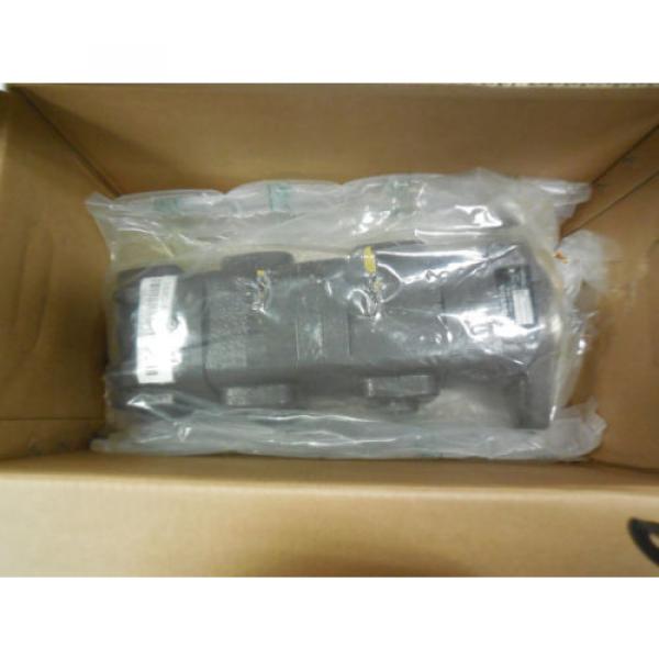 NEW VOLVO GEAR PUMP 20.3X VOE14602254 # 14602254 #1 image