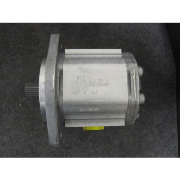 NEW SAUER-SUNSTRAND GEAR PUMP # 11043518 #1 image