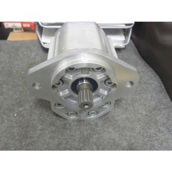 NEW SAUER-SUNSTRAND GEAR PUMP # 11043518 #2 image