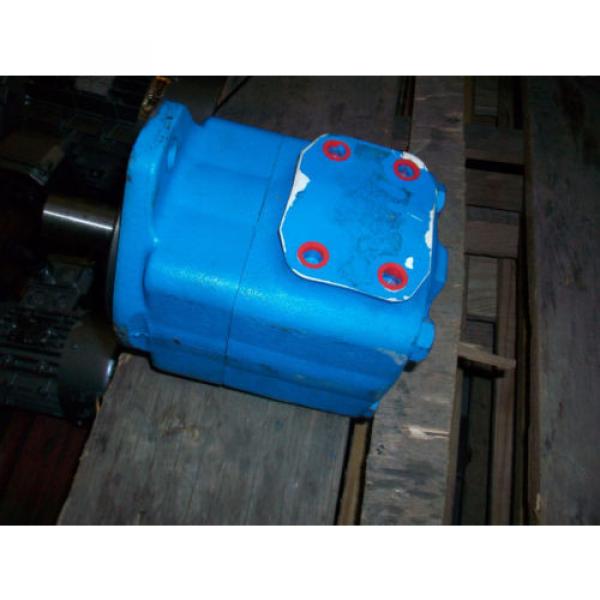 Eaton Vickers Rotary Vane Pump 3525 A22R    02-13712 41    USED #2 image