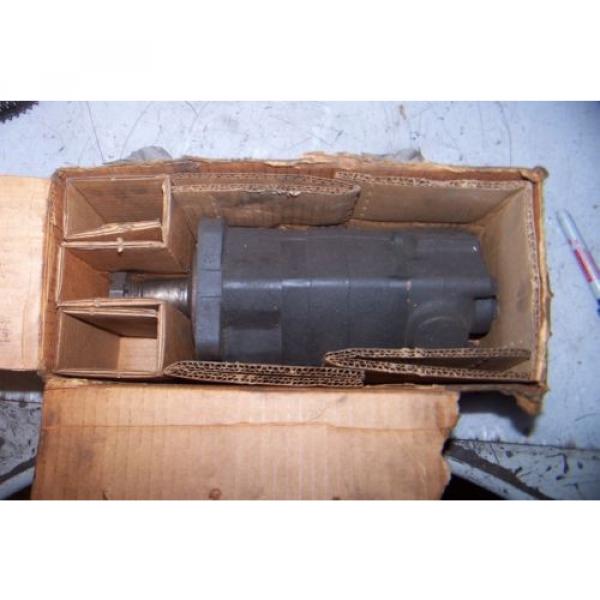 EATON 104-1854-006 HYDRAULIC PUMP 1/2#034; NPT CONNECTION #1 image