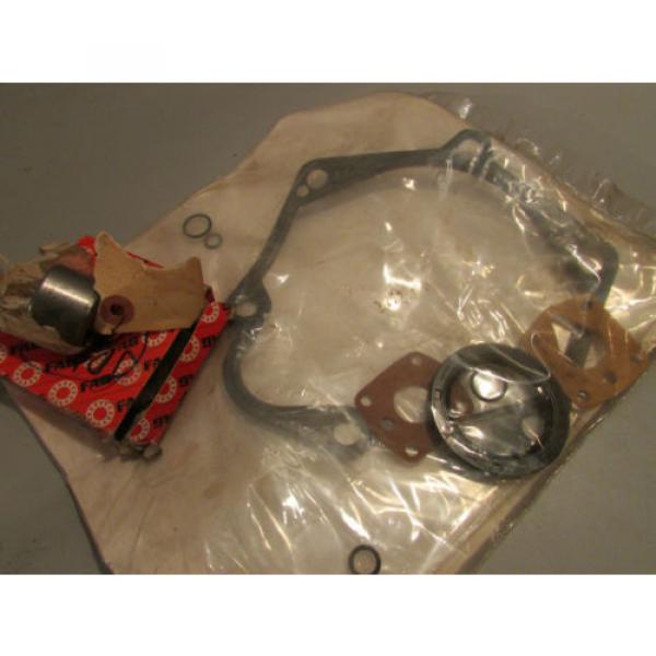 Eaton Vickers Seal Kit 919683 Piston Pump Hydraulic Seal Kit With Bearings #3 image