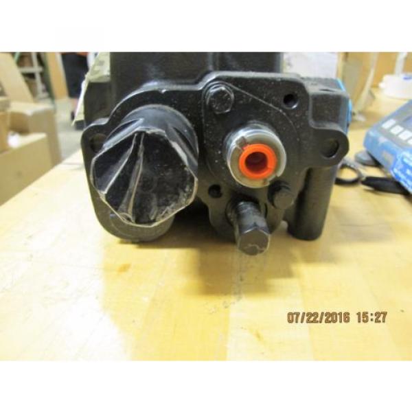 IHC H100C LOADER, SCOOP DED 4 X 4, KOMATSU STEERING VALVE [B1S4] #4 image