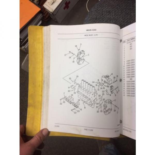 Komatsu PC200-6 Parts Manual #4 image