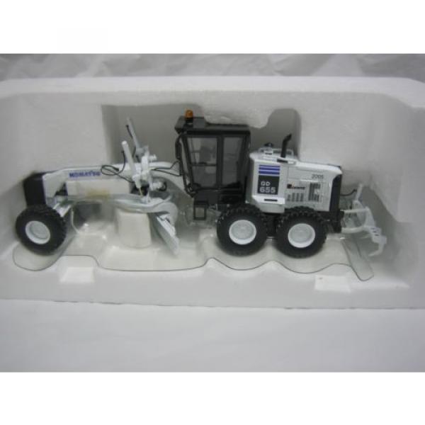 Komatsu GD 655 motor Grader, 1:50 scale by First Gear &#034;white&#034; #2 image