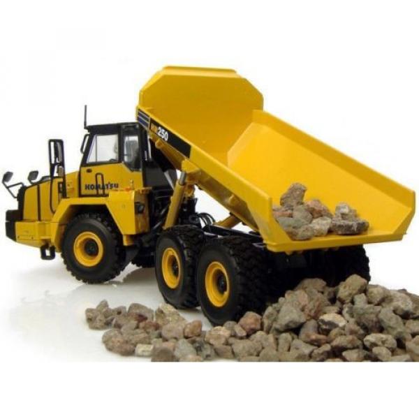 UH8035 UH Universal Hobbies Komatsu HM250 Construction Machine Truck 1:50 Scale #2 image